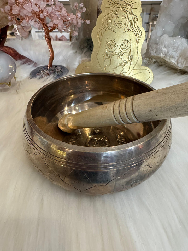 Silver White Tibetan Meditation Singing Bowl (5' Diameter) with Wooden Mallet